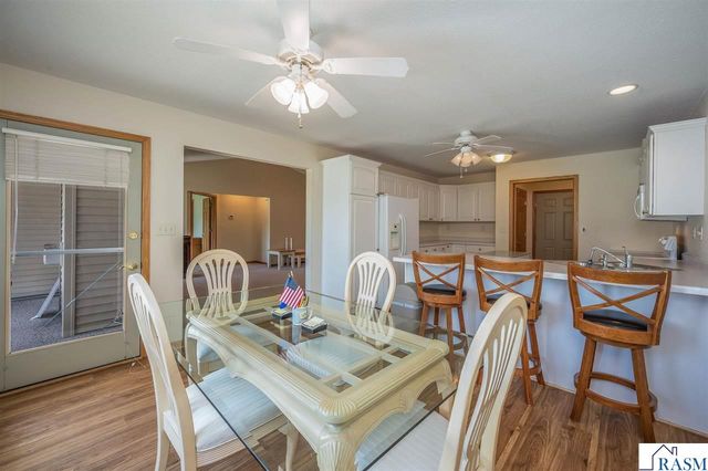 117 Cardinal Drive, Mankato, MN 56001