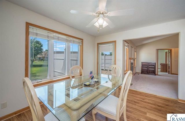 117 Cardinal Drive, Mankato, MN 56001