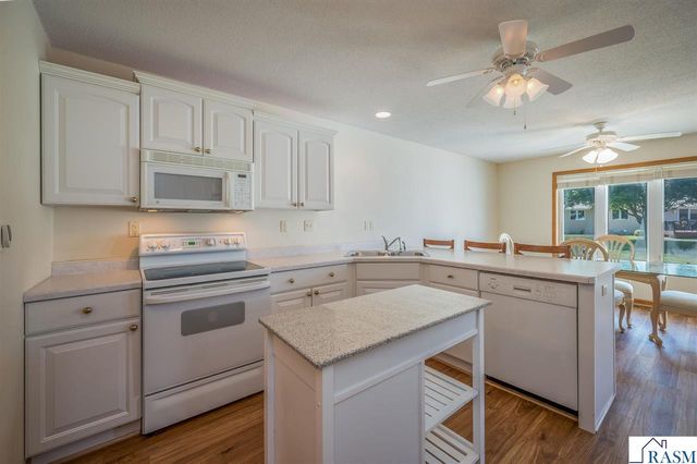 117 Cardinal Drive, Mankato, MN 56001