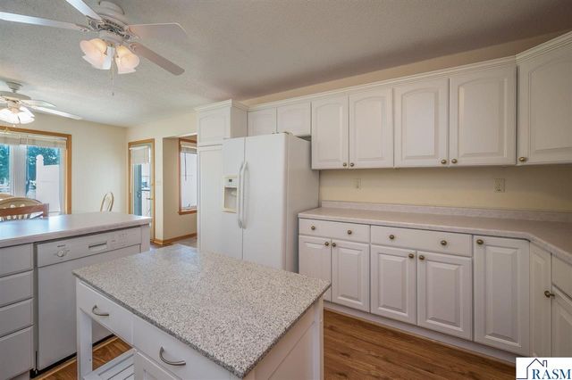 117 Cardinal Drive, Mankato, MN 56001