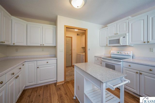 117 Cardinal Drive, Mankato, MN 56001