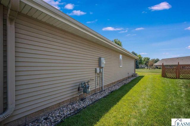 117 Cardinal Drive, Mankato, MN 56001