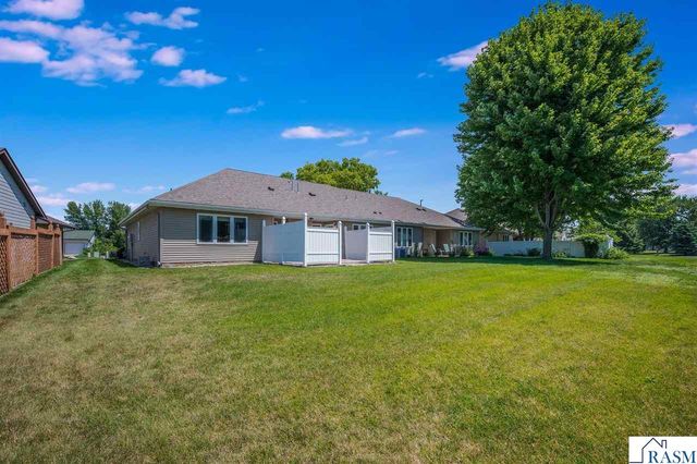 117 Cardinal Drive, Mankato, MN 56001