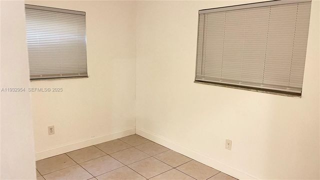 4760 SW 66th Ter, Davie, FL 33314