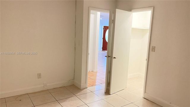 4760 SW 66th Ter, Davie, FL 33314