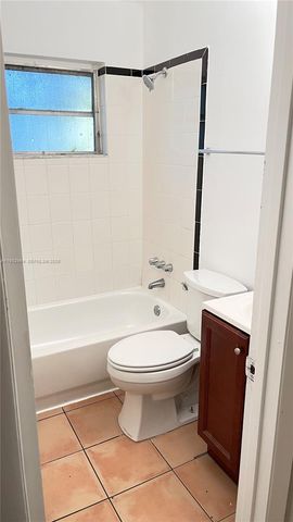 4760 SW 66th Ter, Davie, FL 33314