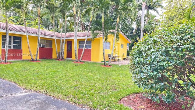 4760 SW 66th Ter, Davie, FL 33314