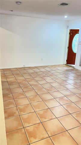 4760 SW 66th Ter, Davie, FL 33314