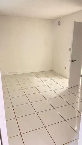 4760 SW 66th Ter, Davie, FL 33314