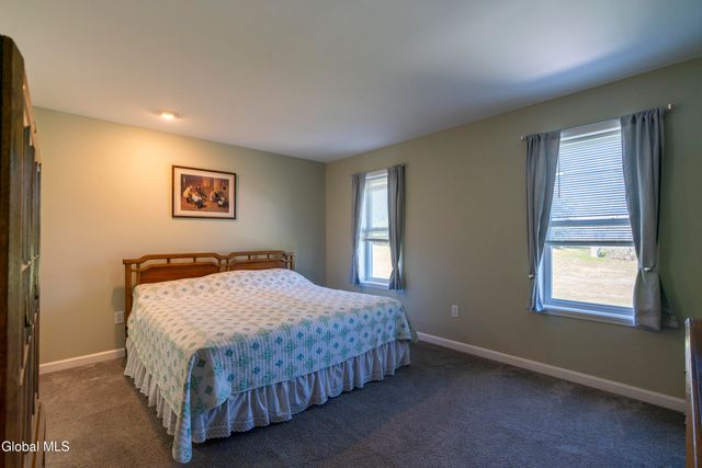 11 Mallard Cove, Malta, NY 12019