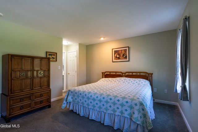 11 Mallard Cove, Malta, NY 12019