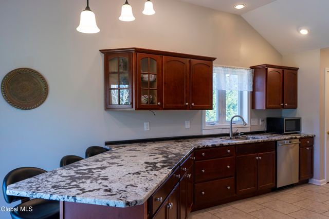 11 Mallard Cove, Malta, NY 12019