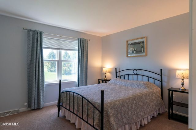 11 Mallard Cove, Malta, NY 12019