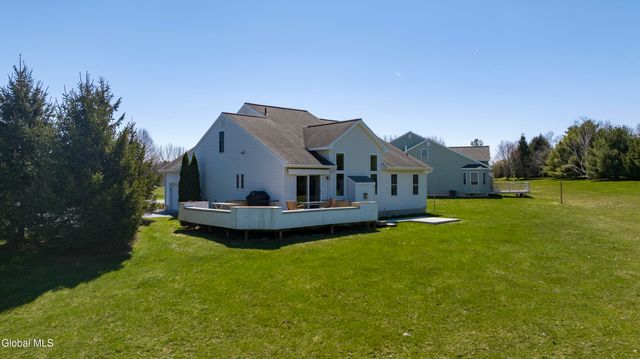 11 Mallard Cove, Malta, NY 12019