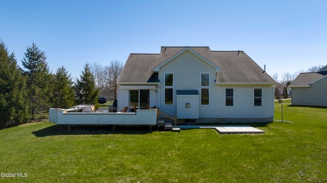 11 Mallard Cove, Malta, NY 12019