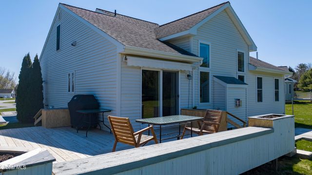 11 Mallard Cove, Malta, NY 12019