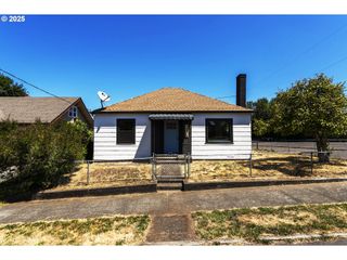 1215 12TH St, Oregon City, OR 97045