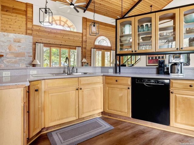 1210 COUNTRY PIKE, Canyon Lake, TX 78133