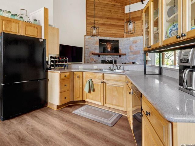 1210 COUNTRY PIKE, Canyon Lake, TX 78133