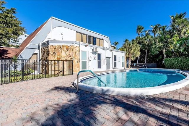 1445 Atlantic Shores Blvd 206, Hallandale Beach, FL 33009