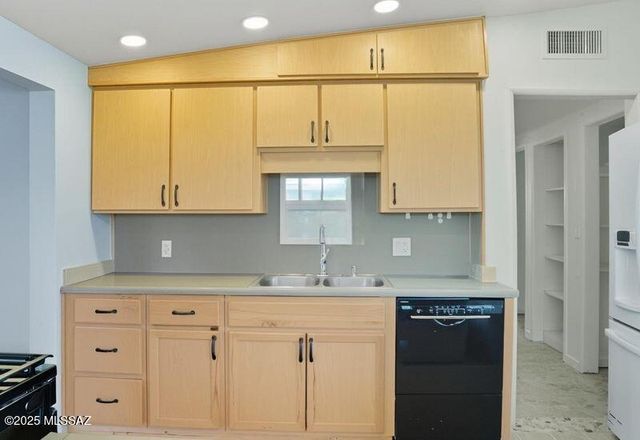 2120 E 33rd Street, Tucson, AZ 85713