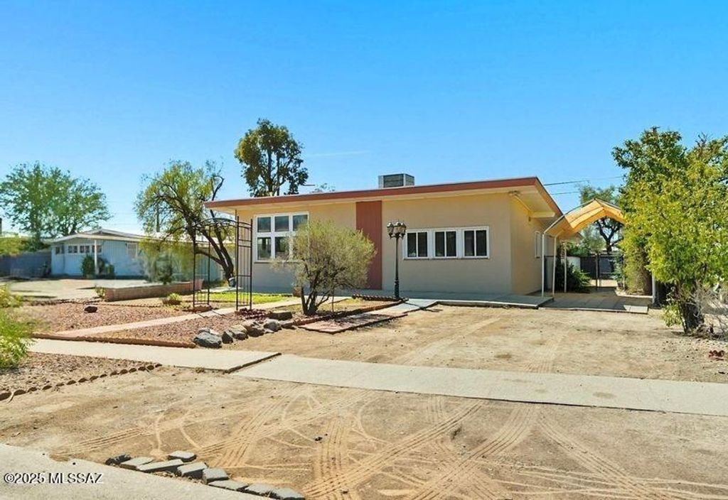 2120 E 33rd Street, Tucson, AZ 85713