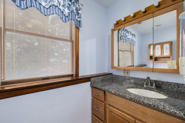 45 Obannon Pl, Swansea, MA 02777