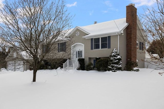 45 Obannon Pl, Swansea, MA 02777