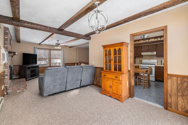 45 Obannon Pl, Swansea, MA 02777