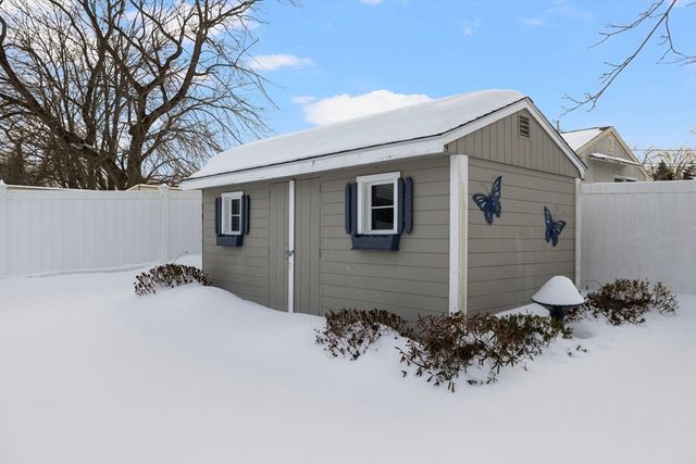 45 Obannon Pl, Swansea, MA 02777