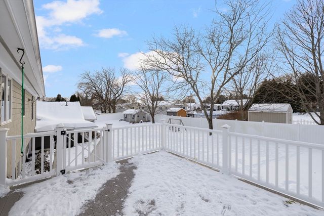 45 Obannon Pl, Swansea, MA 02777