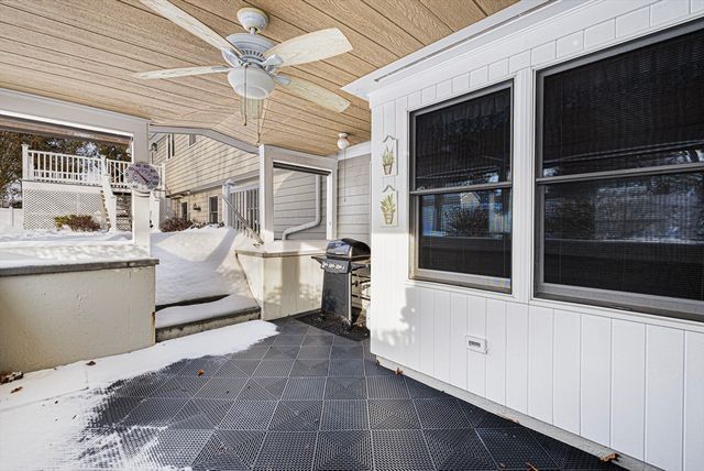 45 Obannon Pl, Swansea, MA 02777