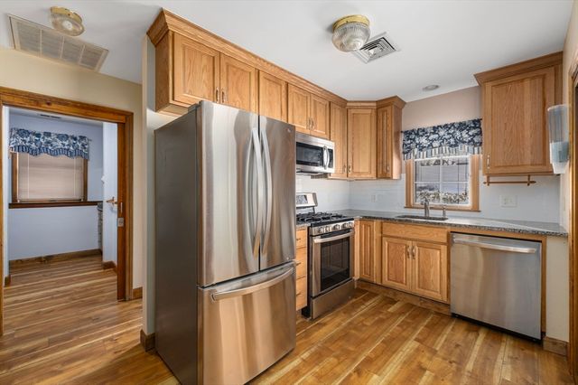 45 Obannon Pl, Swansea, MA 02777