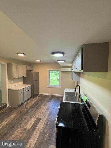 65 DILLOW LN, Harpers Ferry, WV 25425