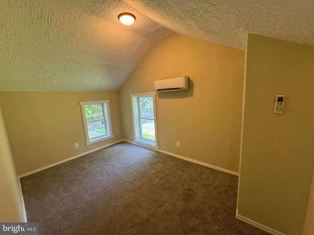 65 DILLOW LN, Harpers Ferry, WV 25425