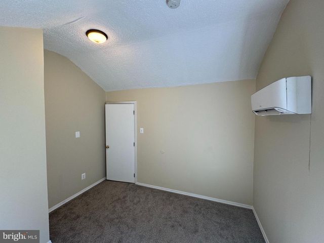 65 DILLOW LN, Harpers Ferry, WV 25425