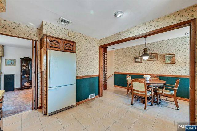 86 Willowbrook Court, Paramus, NJ 07652