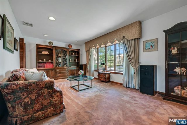 86 Willowbrook Court, Paramus, NJ 07652