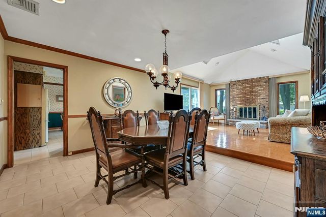 86 Willowbrook Court, Paramus, NJ 07652