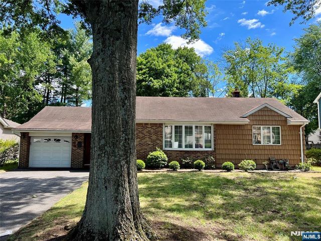 86 Willowbrook Court, Paramus, NJ 07652