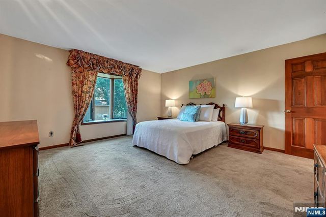 86 Willowbrook Court, Paramus, NJ 07652