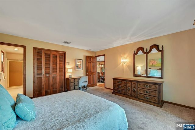 86 Willowbrook Court, Paramus, NJ 07652