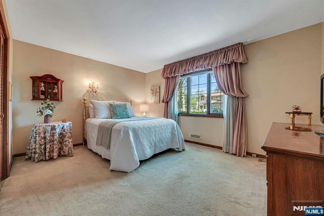 86 Willowbrook Court, Paramus, NJ 07652