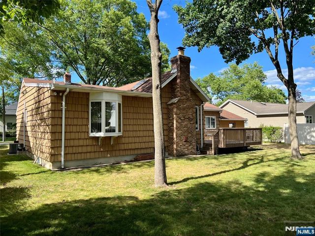 86 Willowbrook Court, Paramus, NJ 07652