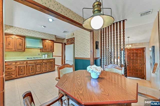 86 Willowbrook Court, Paramus, NJ 07652
