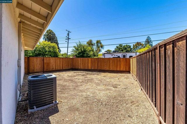 1593 Mendocino Dr, Concord, CA 94521