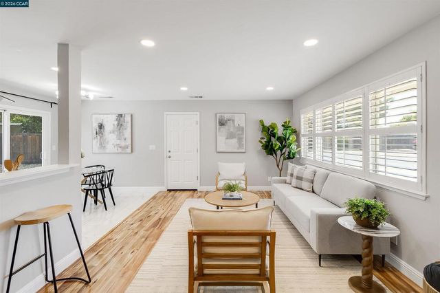 1593 Mendocino Dr, Concord, CA 94521