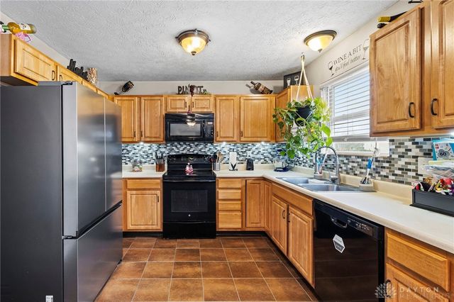 8737 Appleridge Court, Franklin, OH 45005