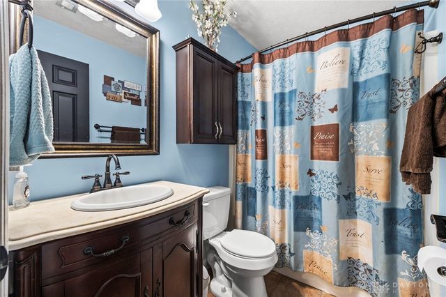 8737 Appleridge Court, Franklin, OH 45005