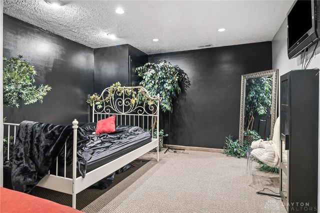 8737 Appleridge Court, Franklin, OH 45005